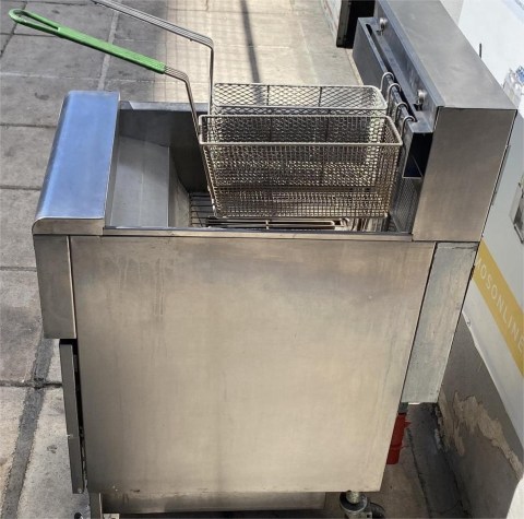 Μεταχειρισμένη Φριτέζα Ηλεκτρική Επιδαπέδια 24Lt 51x80x115Cm FRYMASTER  